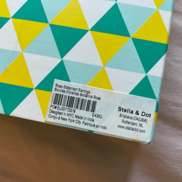 BNWT Stella & Dot rose statement earrings (for pierced ears) - Picture 2 of 3